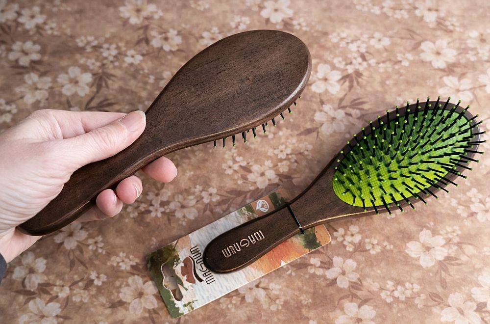 Dřevěný kartáč na vlasy z hruškového dřeva MAGNUM 333